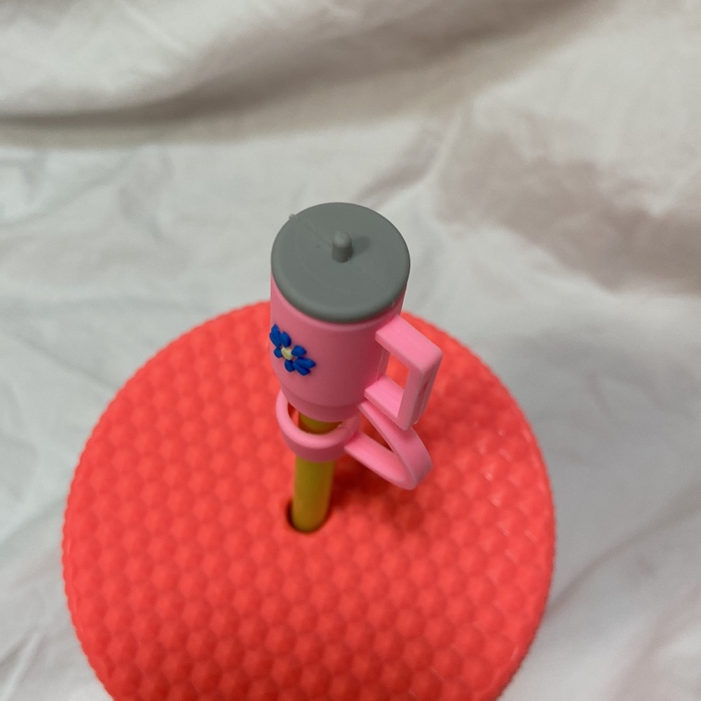 SHEIN 2 silicone straw cover cap for Stanley Cup. Pink & gray straw toppers. - Picture 5 of 15